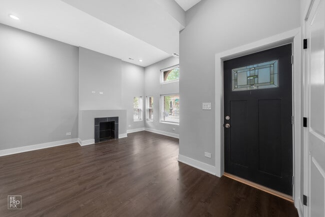 Photo - 700 S Loomis St Unit 1