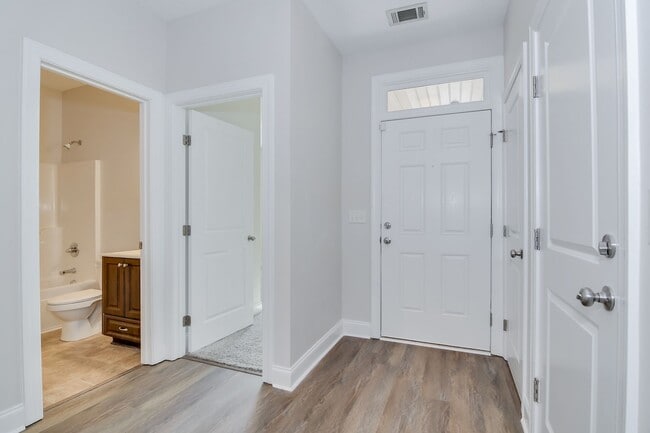 Photo - Updated 3 Bedroom 2 Bathroom Canterbury Farms