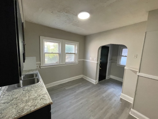 Photo - 3437 E 103rd St