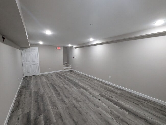 Photo - 4995 W Thompson St Unit 1R