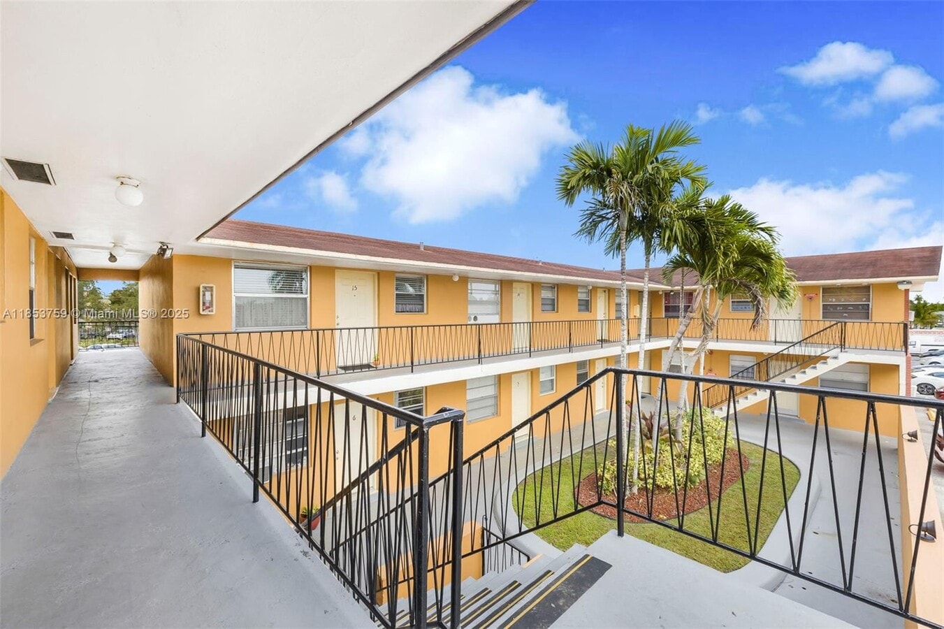 Photo - 1235 W 66th St Apartamento Unidad 4