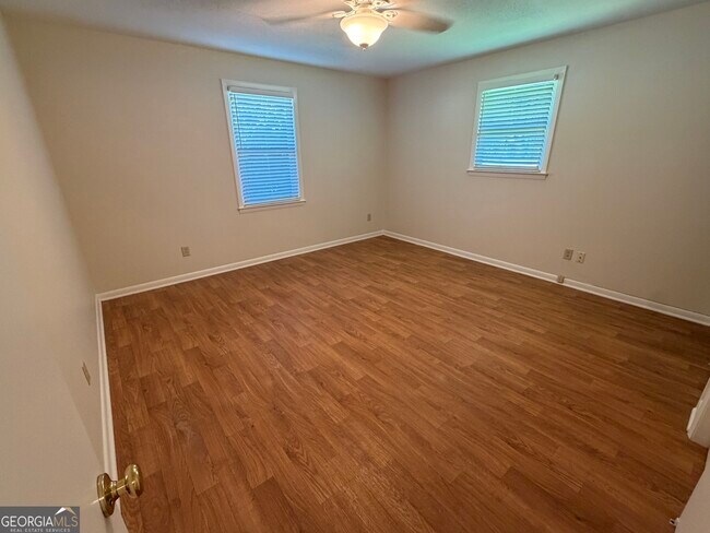 Photo - 105 Donehoo St