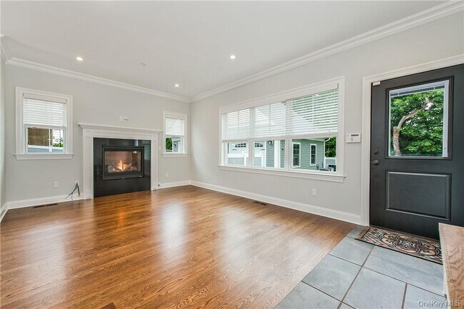 Photo - 124 Maple Ave