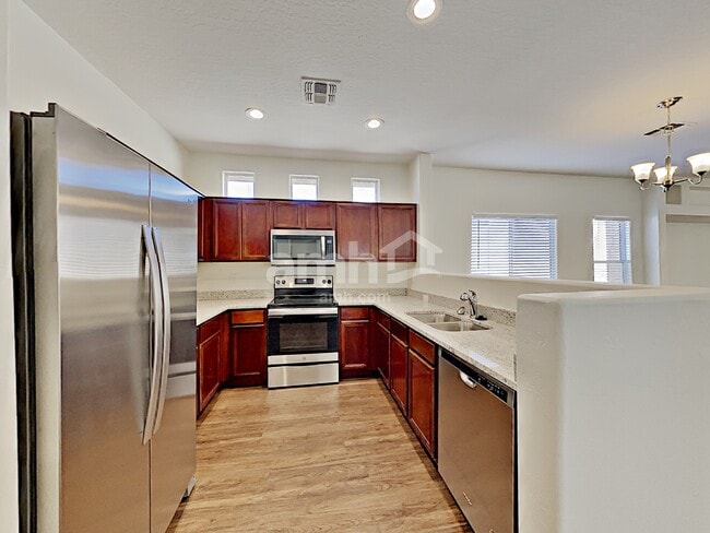 42929 N Hudson Ct