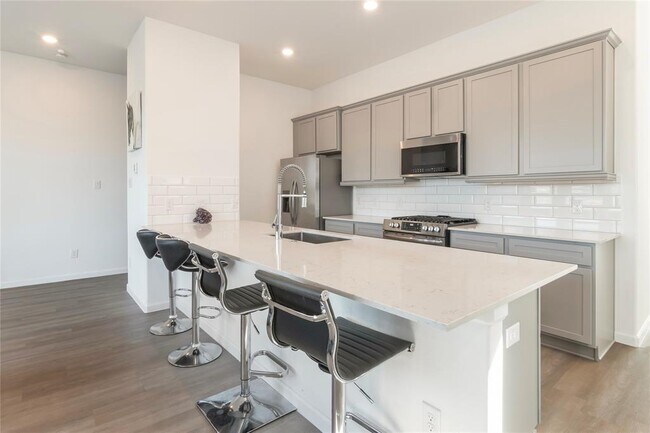 Photo - 10626 Cabot Trl