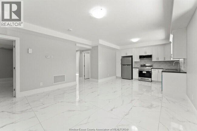 Photo - 2270 Daytona Ave