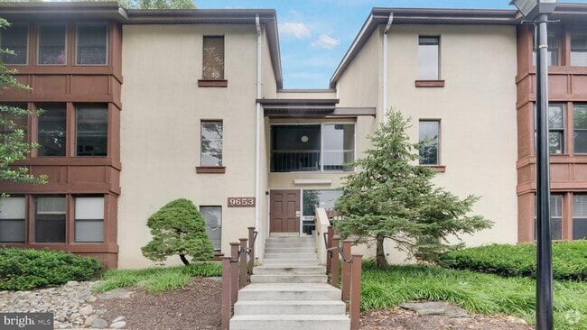 Building Photo - 9653 White Acre Rd Unit B-2 Rental
