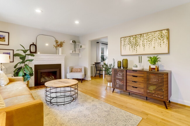 Photo - 2113 S Quebec St