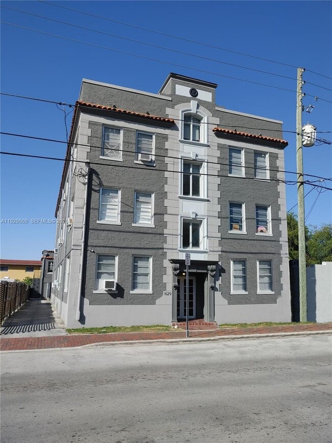 Building Photo - 1629 SW 6th St Unit 12