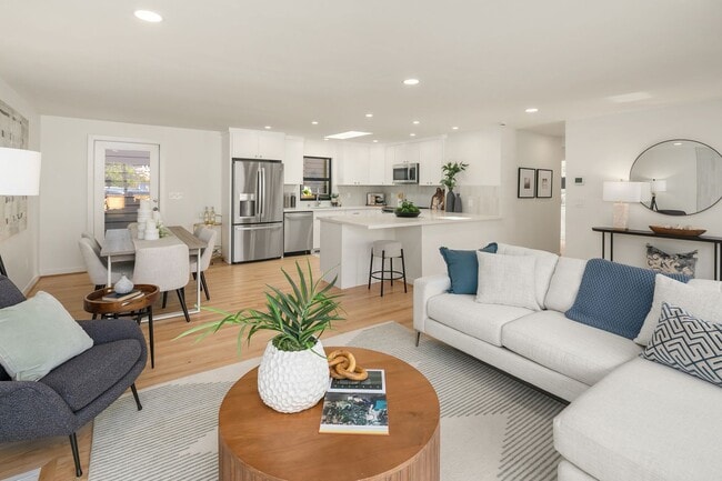 Photo - Bitter Lake - Broadview Home