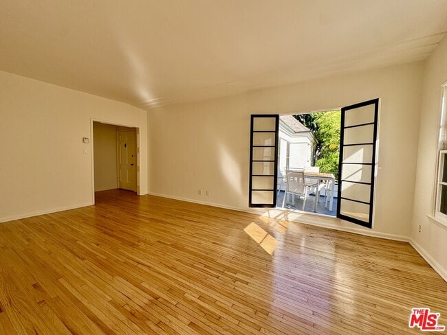 Photo - 9010 Burton Way Unit A