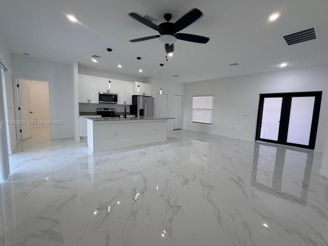 Photo - 2706 72nd St W