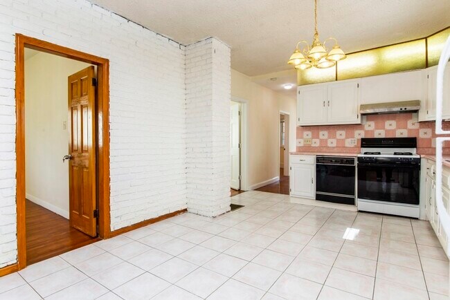 Photo - 27 Garrison Ave Unidad 2