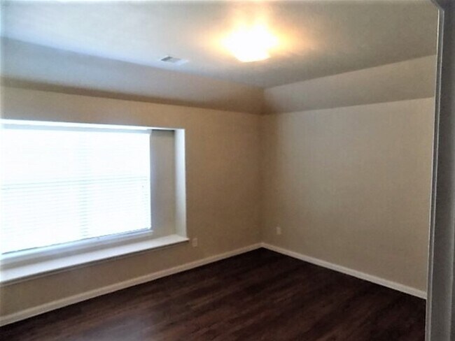 Photo - 911 Redcrest Springs Ct