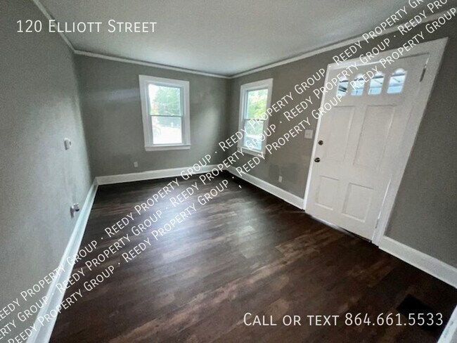 Photo - 120 Elliott St