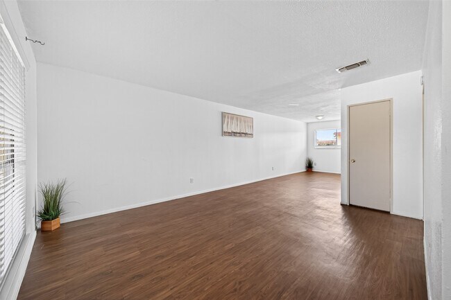 Photo - 7714 Renwick Dr Unit D13