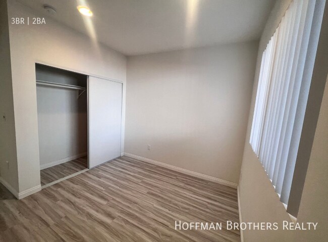 Photo - 6829 Simpson Ave Unit 1