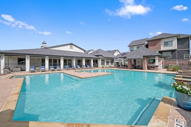 Building Photo - Townhomes at Lake Park