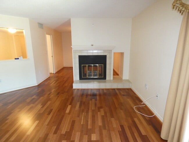 Photo - 380 Place Ln Unit 380