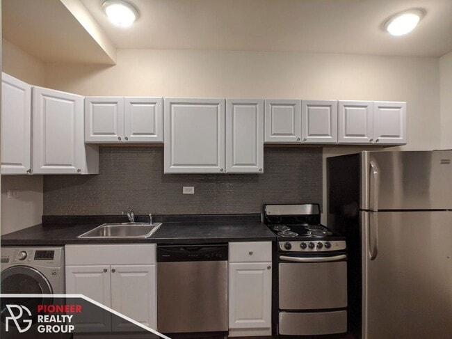 Photo - 3345 N Marshfield Ave Unit 309