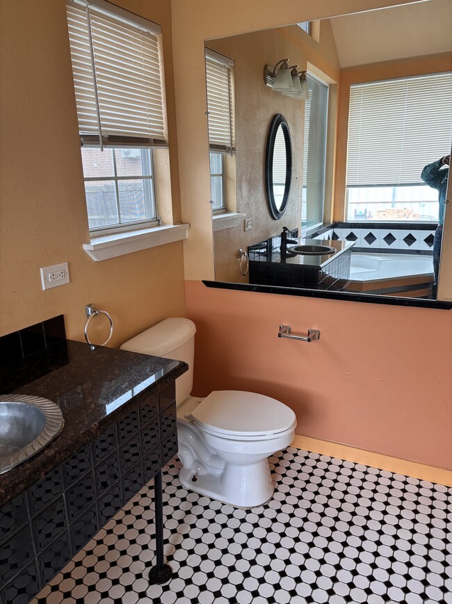 Photo - 715 Hill Alley St