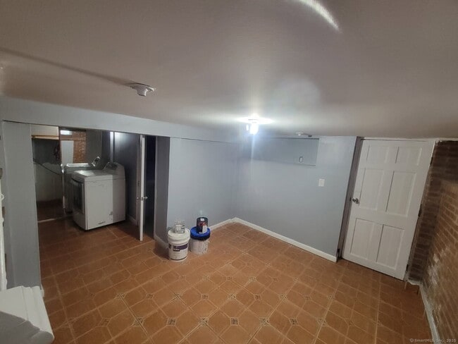 Photo - 129 Wall St Unit 1
