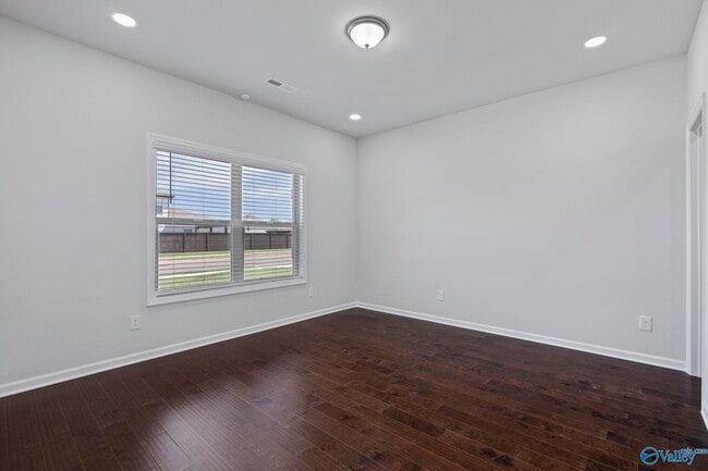 Photo - 279 Shubert Dr