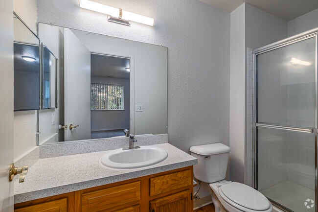 2BD, 2BA - 1050SF