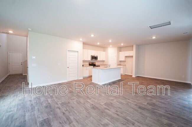 Photo - 154 Bottlebrush Dr