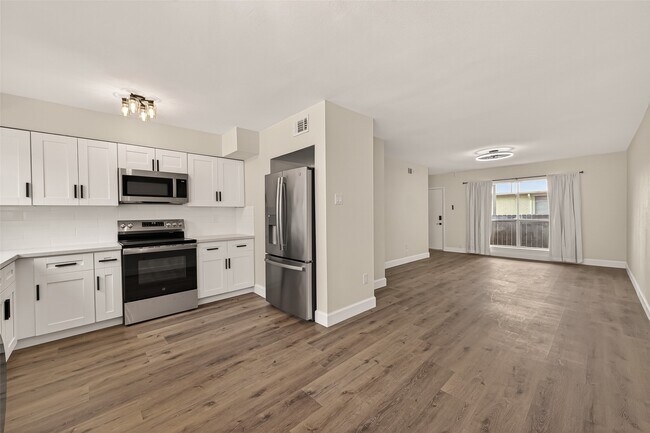 Photo - 7714 Renwick Dr Unit M67