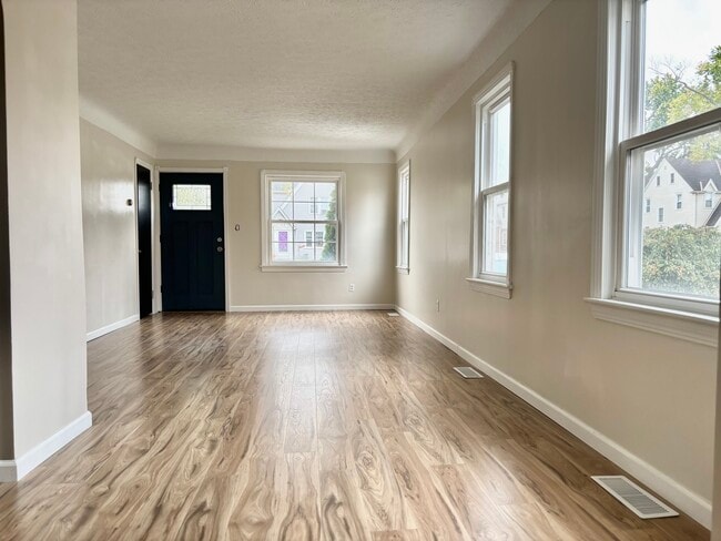 Photo - 3312 Brookview Blvd