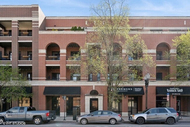Building Photo - 4743 N Clark St Unit 3S
