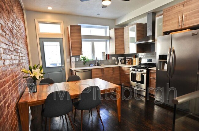 Photo - 4016 Willow St