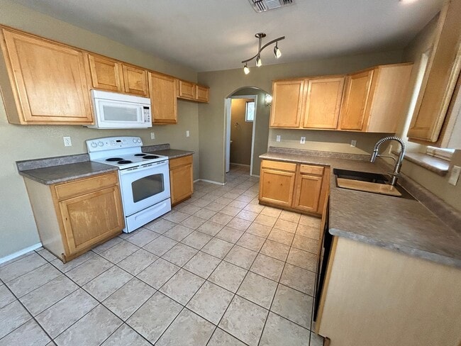 Photo - 3Bdm 2.5Ba Avondale Home with a Loft! *NO ...
