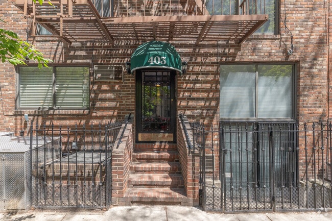 Photo - 403 E 87th St