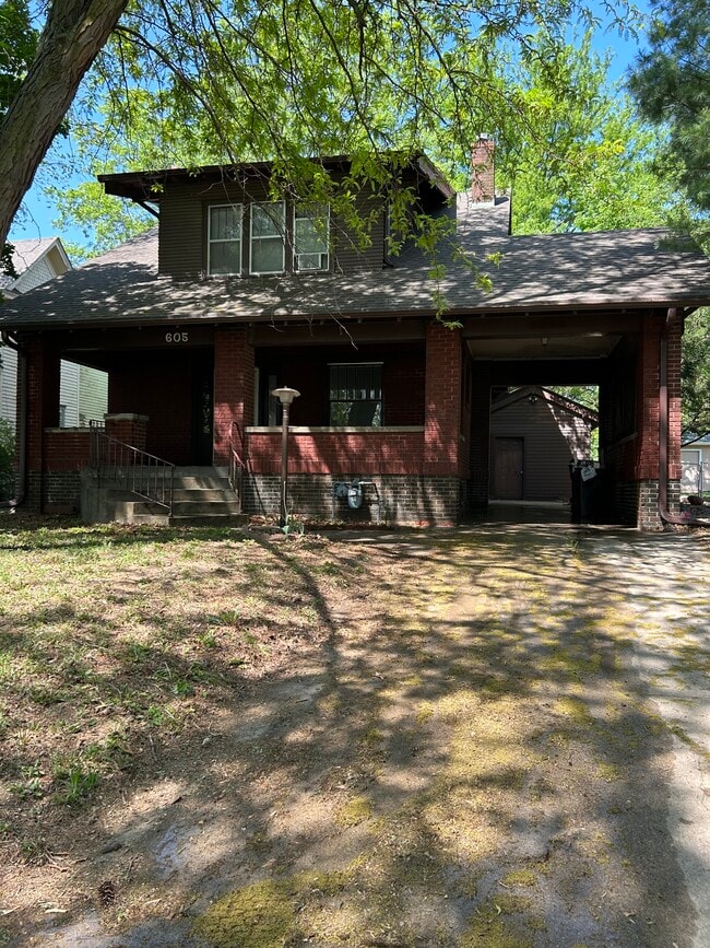 Photo - 605 N 9th St House