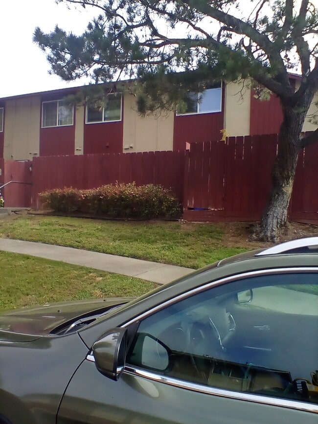 Building Photo - 400 Corcoran Ave Unit Casa del Monte