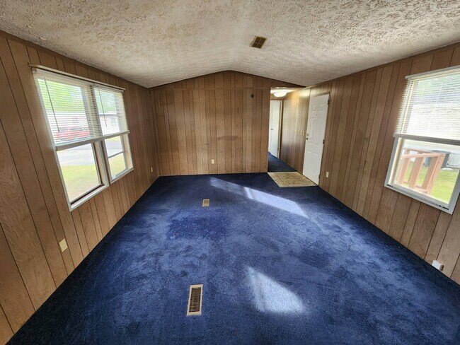 Photo - 491 Chapman Rd