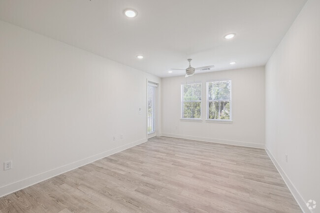C1 - 3BR, 2BA - 1,220SF - Living Room