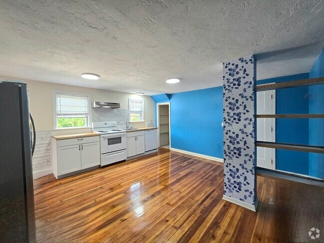 Building Photo - 717 Main St Unit 1R Rental