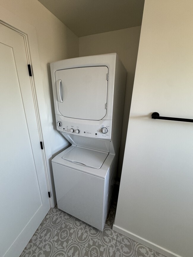 1327 Cacique Street Unit A