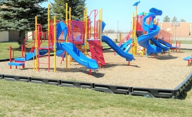 Photo - 681 N 2872 E