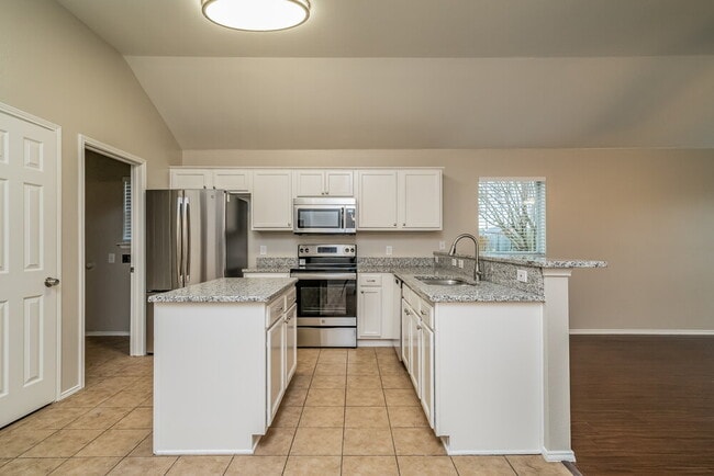 Photo - 904 Nancy Dr