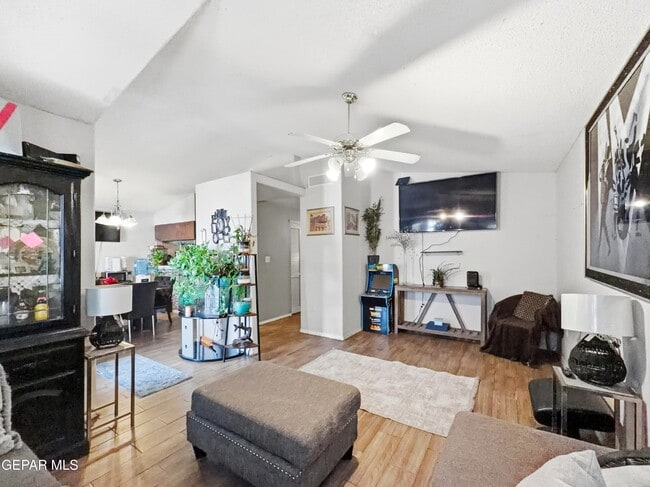 Photo - 1476 Enrique Perez Cir