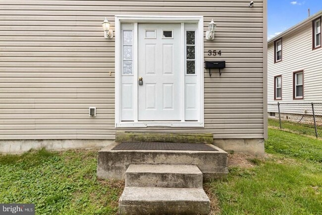 354 W Main St