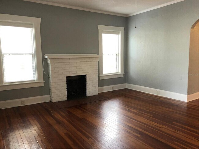 Photo - 1209 E Comanche Ave