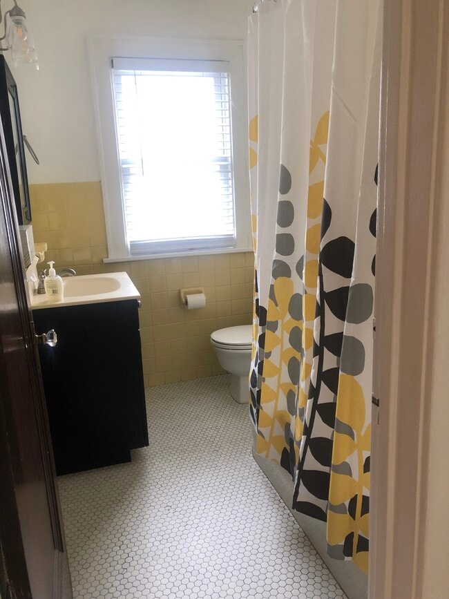 Baño - 129 Hamilton Dr Unidad Upper Apt.