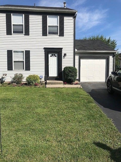 Front yard and entry - 6030 Sunwood Pl