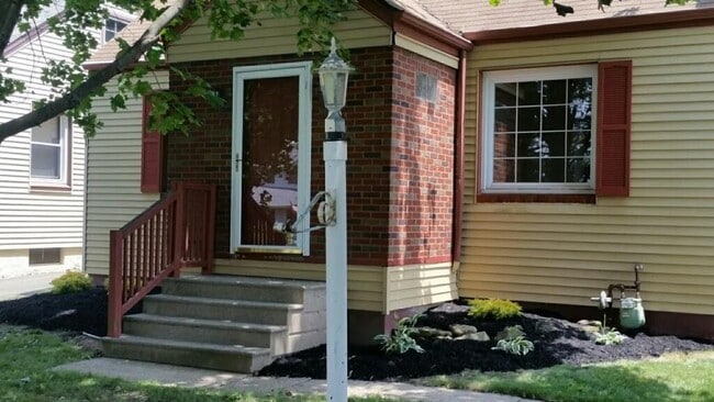 Photo - 817 Taylor Ave