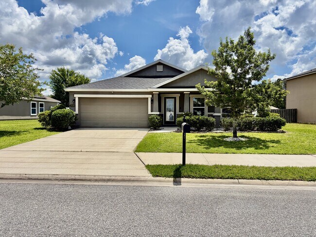 Building Photo - 15246 Hidden Foal Dr